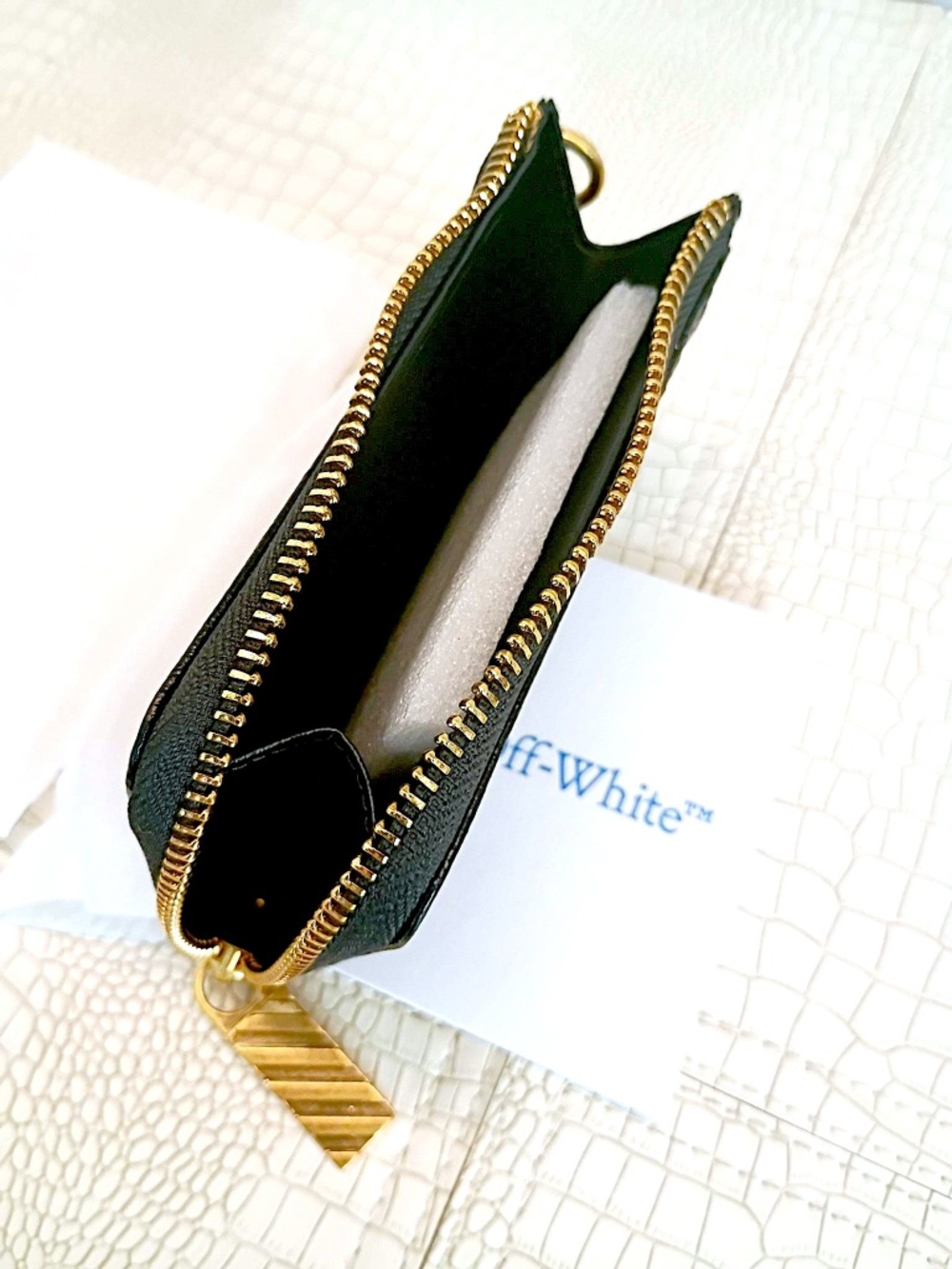 Rare (Hard to Find Brand New) Off-White Black Leather Zip Key Pouch Wallet Card - Picture 9 of 11